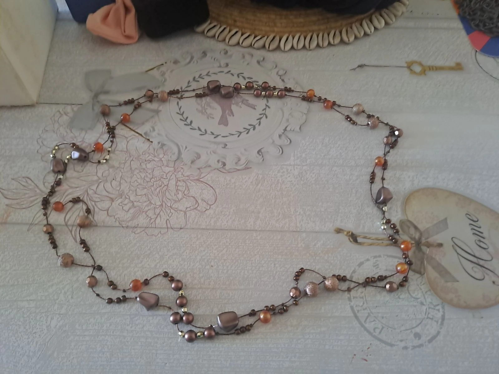 Collier de perles marron